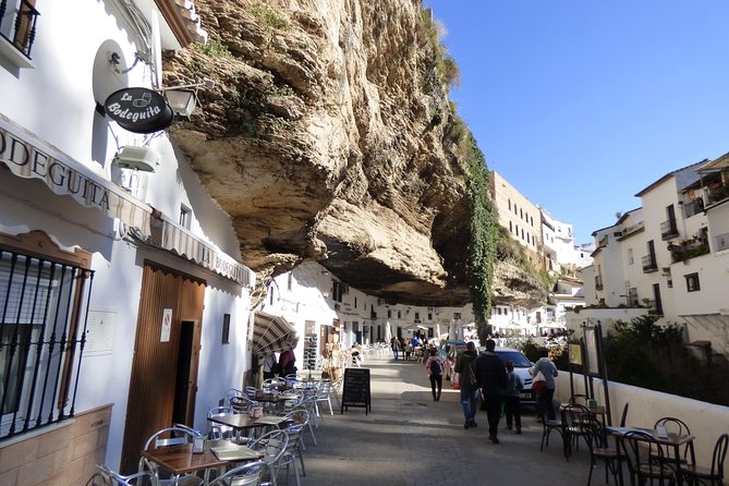 1 Day Excursion to White Villages and Ronda - Zahara de la Sierra: short guided history, plus real time to wander