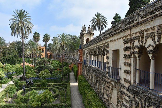 3-hour Seville Cathedral and Alcazar Skip-the-Line Combo Tour - Headphones, group size, and the reality of hearing your guide