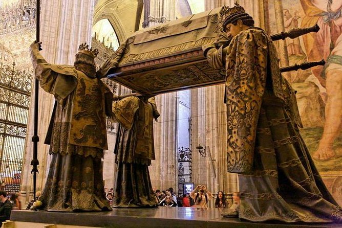 3-hour Seville Cathedral and Alcazar Skip-the-Line Combo Tour - Tickets included, water not included: the small logistics that matter