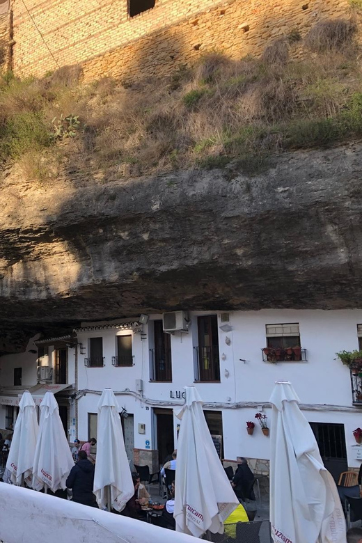 ab Marbella/Estepona: VIP-Tour Ronda + Setenil d. l. Bodegas - The bullring choice: learn the story, then decide