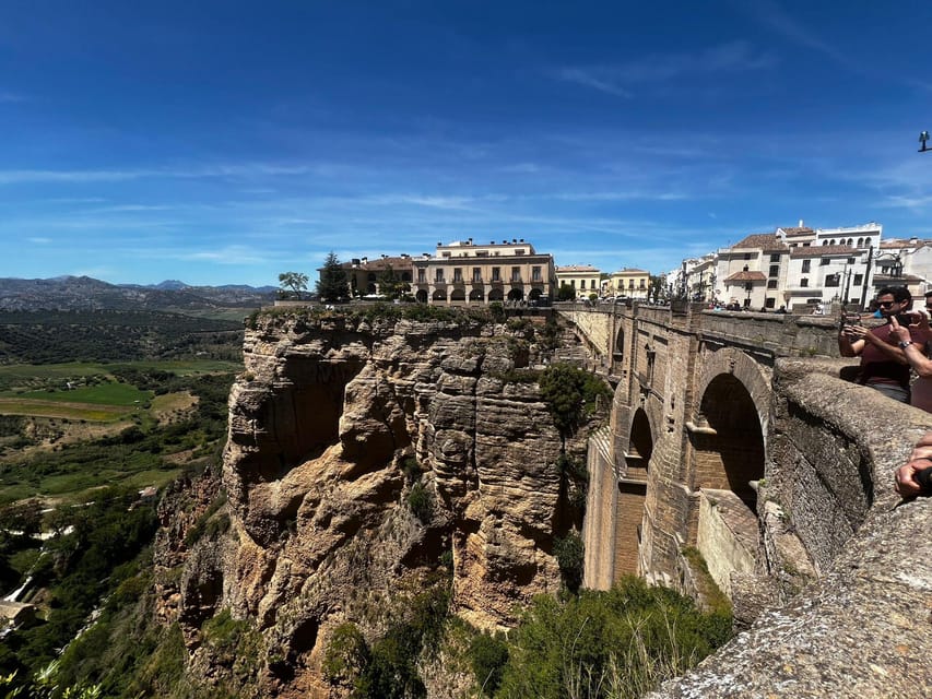 ab Marbella: Private VIP-Tour Ronda incl. Transfer + Tapas - Key highlights at a glance