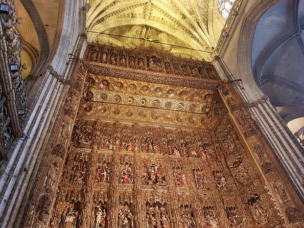 Alcazar and Cathedral of Seville Tour with Skip the Line Tickets - Stop 2: Seville Cathedral, where the scale hits you fast