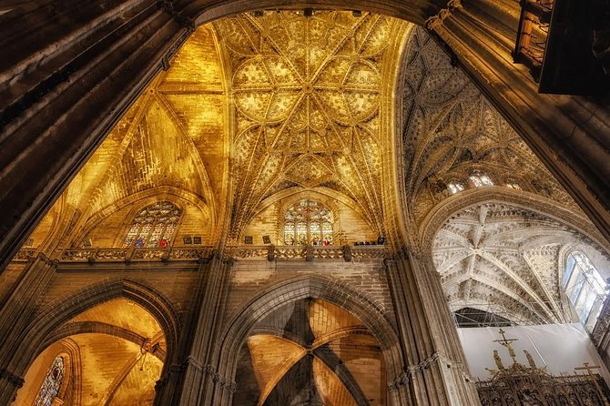 Alcazar and Cathedral of Seville Tour with Skip the Line Tickets - Stop 3: Torre Giralda viewpoint time, short climb, big payoff