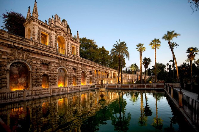 Alcazar, Cathedral and Giralda of Seville with entrance fee included - Who this tour suits best, and who should plan differently