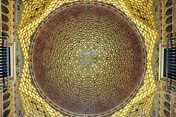 Alcázar, Cathedral & Giralda: Guided Tour with Fast-Track Tickets - Voyager check-in and how the tour starts without stress