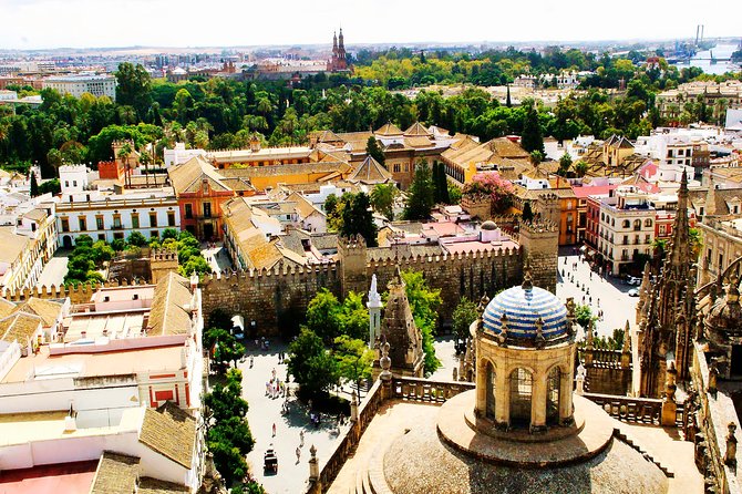 Alcazar & Cathedral of Seville Exclusive Group, max. 9 travelers - Reales Alcázares Gardens: The Walk That Changes Your Pace