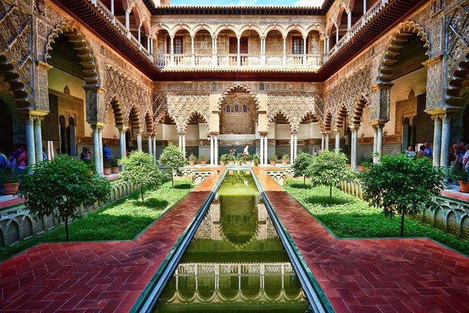 Alcazar Guided Day Tour in Seville - Real Alcázar: Why the tour starts with a fortress-palace