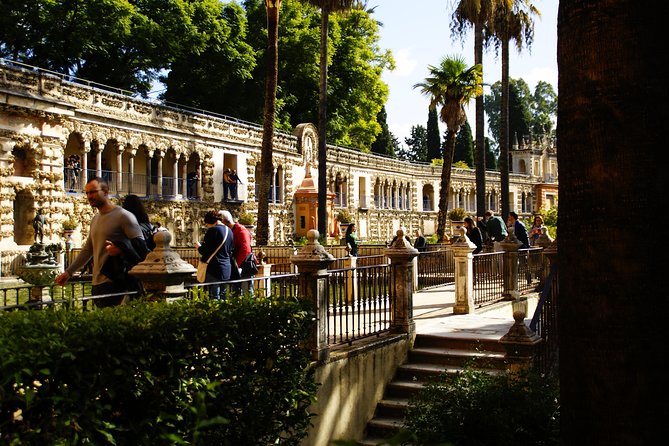Alcazar of Seville Exclusive Group, max. 9 travelers - Courtyard time at Patio de Banderas and the idea of paradise