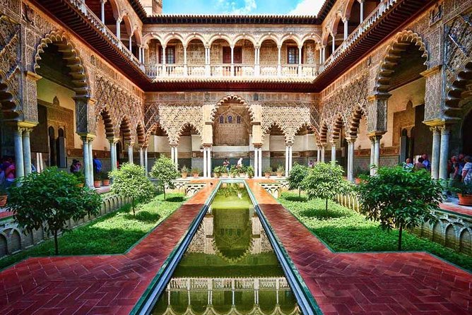 Alcazar of Seville Guided Tour with Skip the Line Ticket - The intro stop: orientation before you hit the palace
