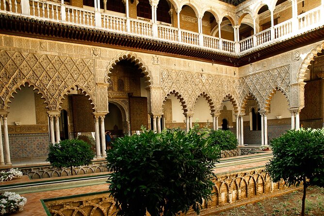 Alcázar Of Seville Private Tour - Sofía Ventura and the kind of explanation you get