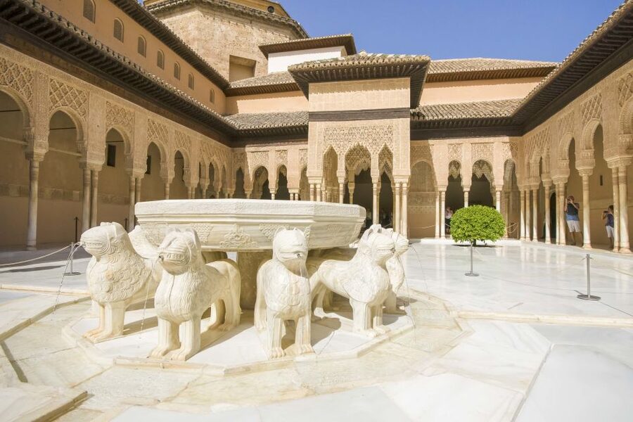 Alhambra and Albaicín Full-Day Private Tour from Seville - The guide and driver teamwork: why names matter on a private tour