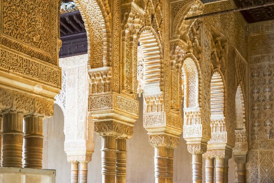 Alhambra and Albaicín Full-Day Private Tour from Seville - Lunch and city-center free time in Granada: plan it, or improvise