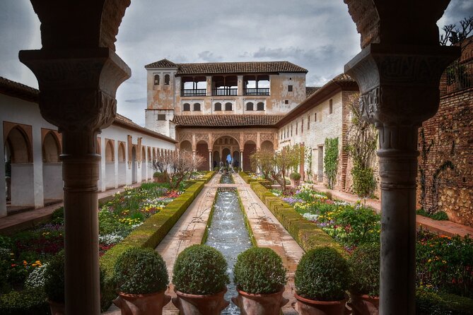 Alhambra Private Tour & Nazaries Palaces from Seville with Pickup - Entering the Alhambra: how the day stays smooth