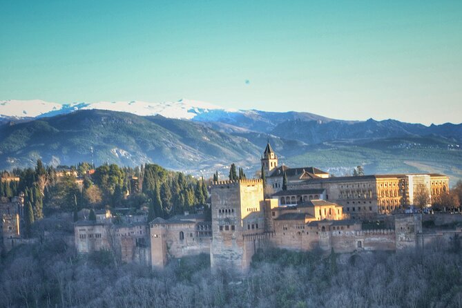 Alhambra Private Tour & Nazaries Palaces from Seville with Pickup - Generalife and Palace of Carlos V: two moods, one complex
