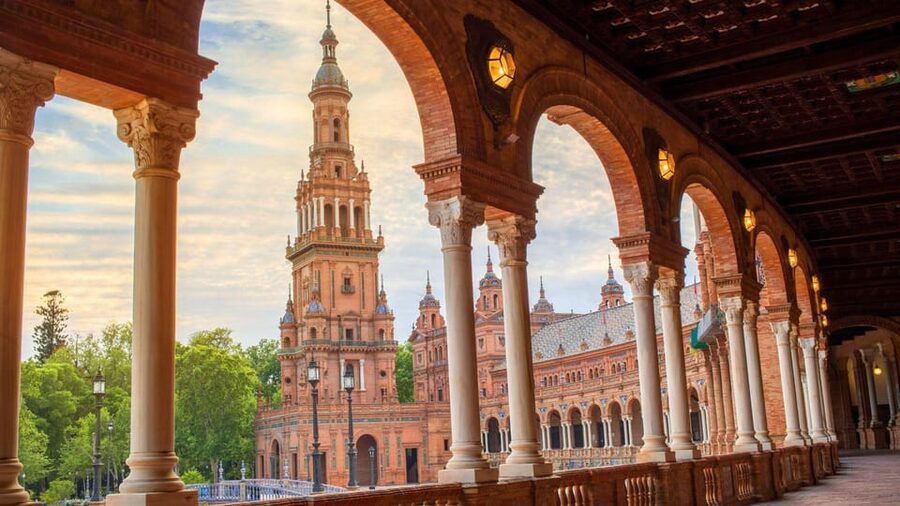 Best of Seville: Private Walking Tour with Local - Starting at Plaza de España, and why that meeting point is smart