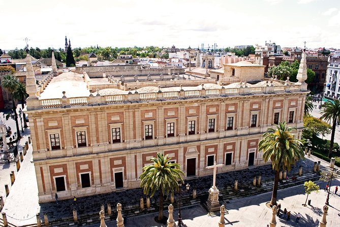 Bike tour through the monumental area of Seville - Catedral de Sevilla: exterior focus, so you learn to look at details