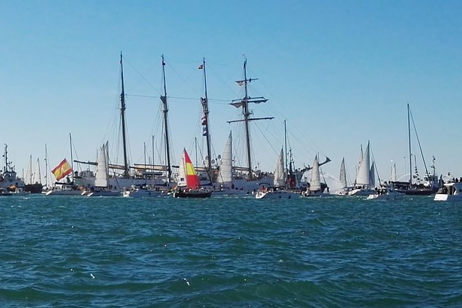 Boat and fishing trips in the Cadiz bay - How the included lunch and onboard snacks make it feel effortless