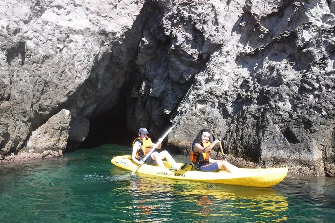 Cabo de Gata: Tour en kayak y snorkel full face + fotos incluidas - Sea caves and route changes: why your guide keeps it flexible