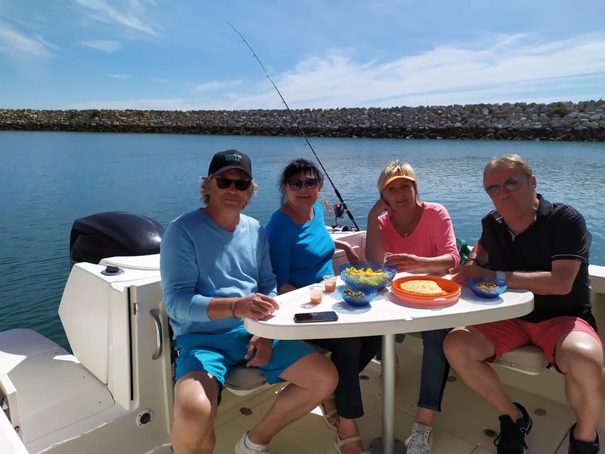 Cadiz Bay: 3 hours tour in a private boat in the Cadiz Bay - Swimming on the wild side of Valdelagrana, plus paddle surf and inflatable play
