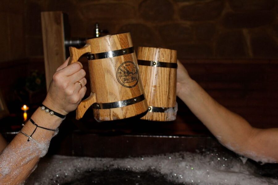 Cadiz: Beer Spa Entry Ticket with Beer and Local Snacks - Beer spa in Cádiz: what this ticket gives you in 60 minutes