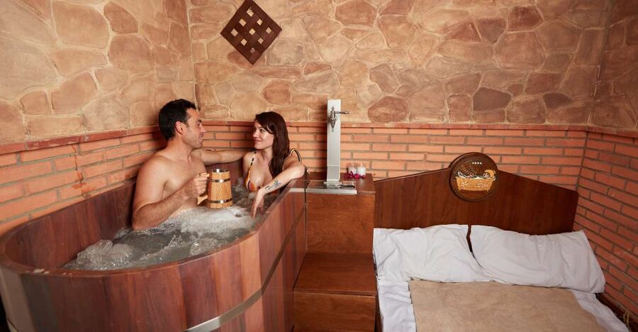Cadiz: Beer Spa Entry Ticket with Beer and Local Snacks - Meeting at Hotel Cádiz Bahía, and getting settled fast