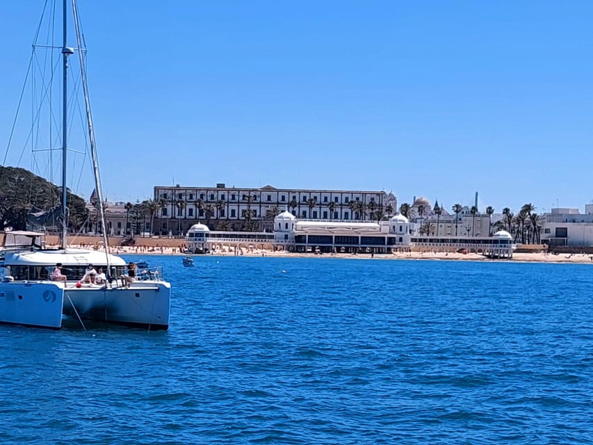 Cadiz capital:Catamarán Experience paseo con baño y almuerzo - The 1812 bridge moment, plus maritime history you can follow