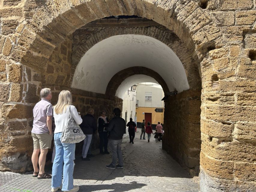 Cadiz: City Center Guided Walking Tour - El Pópulo, medieval streets and the Roman Theater from outside