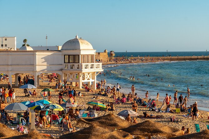 Cadiz: City Walk with Audio Guide in 7 Languages on your Phone - Torre Tavira and Parque Genovés: breaks and viewpoint energy