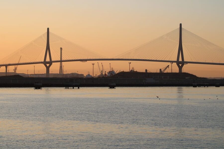 Cadiz: Exclusive Yacht excursion to La Caleta or Pepa Bridge - Price and Value: Is $470 for Up to 6 Fair?
