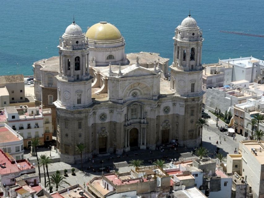 Cadiz: Guided City Tour - The Spanish Constitution of 1812 monument, when politics becomes street-level