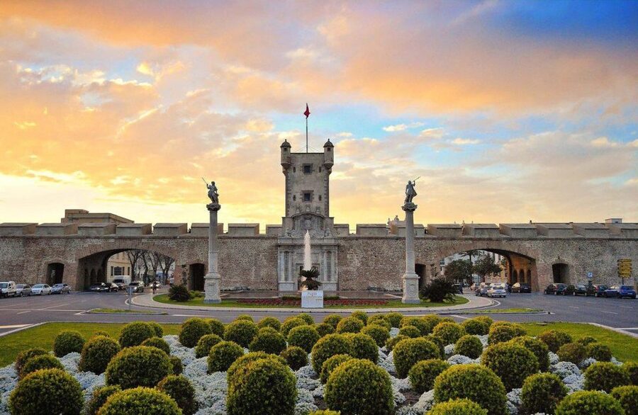 Cadiz: Medieval Tour - Almohad walls and the New Cathedral stop you will remember