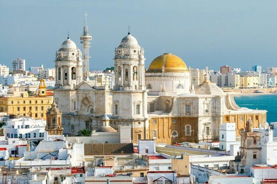 Cadiz: Must-See Highlights Walking Tour - Cadiz in Two Hours, The City That Keeps Talking