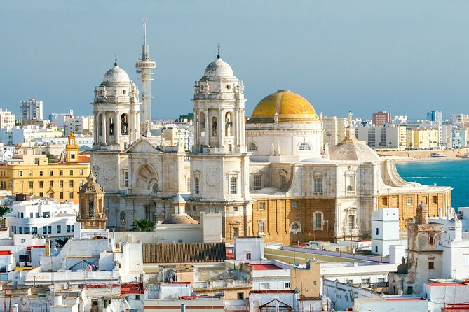 Cadiz : Private Custom Walking Tour With A Local Guide - Key highlights at a glance