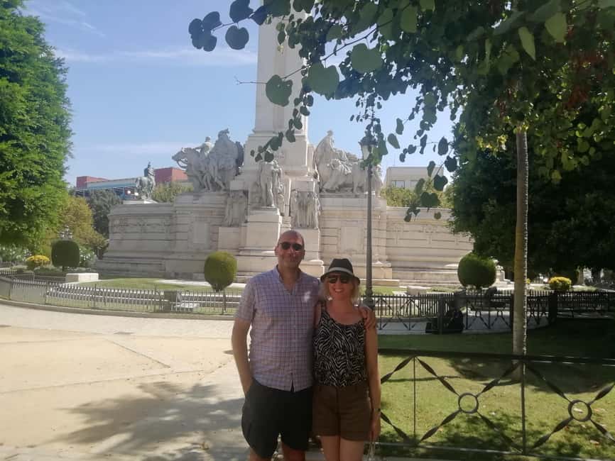 Cadiz: Private Tour with a Local - Starting in your neighborhood, then learning the easiest city routes