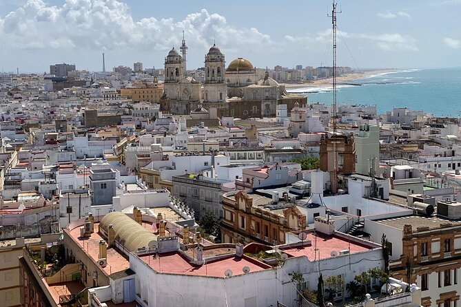 Cádiz Tapa (food) and walking Tour - Half-Day Private tour - Plaza de San Juan de Dios: the start point that turns into orientation