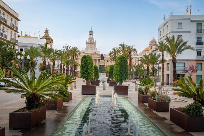 Cádiz TukTuk Tour with Audio Guide - Meeting at Muelle Alfonso XIII and what the ride feels like