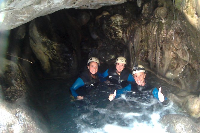 Canyoning in Andalucia: Rio Verde Canyon - Lunch, snacks, and the quiet parts between thrills