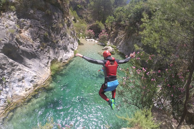 Canyoning in Andalucia: Rio Verde Canyon - Granada pickup and the ride to the Sierra de Almijara