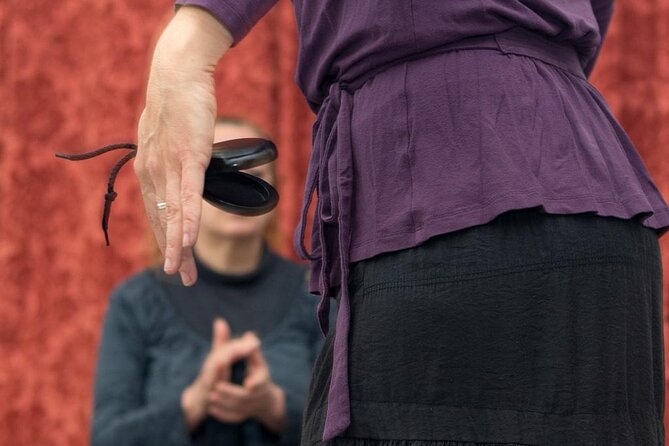 Castanets for Beginners: Introduction Class (with Dance Demo) - How the castanet intro class works in Seville
