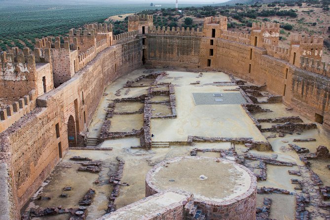 Castle of Baños de la Encina - Archaeology you can picture: the recent excavation angle