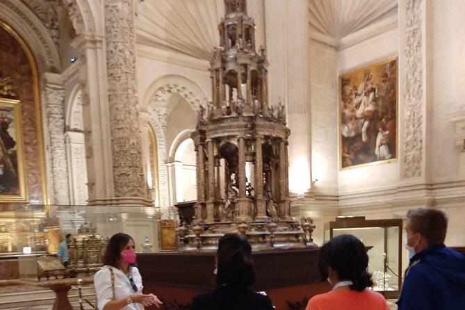 Cathedral and Giralda Guided Tour and Priority Entrance - Catedral de Sevilla, from Great Mosque to Gothic giant