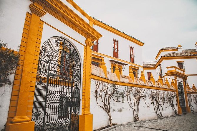 Complete Triana Tour "Corrales included". - A 2-hour walk through classic Triana and the quieter side