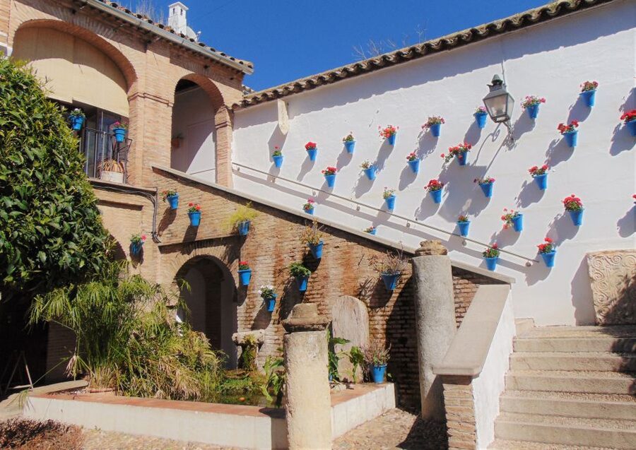 Córdoba: Alcázar and Jewish Quarter 2-Hour Guided Tour - Price and Time: Is $27 Worth It in Córdoba?