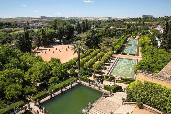 Córdoba: Alcazar Skip the Line Guided Tour - What the guide adds, and when guide quality really matters
