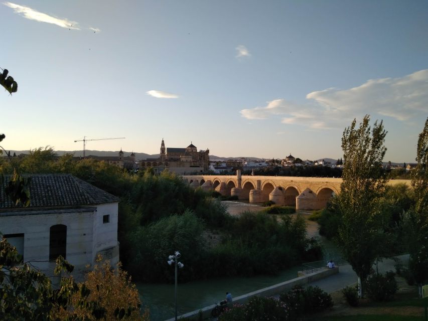 Córdoba Daily Highlights Bike Tour - Rolling Out From Calle Moriscos and Getting Oriented Fast