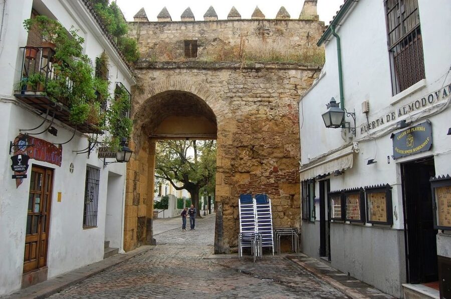 Cordoba: Electric Bike Tour - Christian Reconquest Churches, and the Story of Change