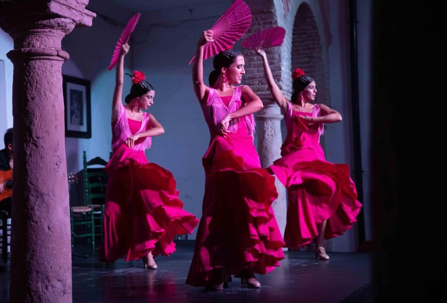 Córdoba: Flamenco Show Ticket with Drinks - The venue vibe: intimate, but not always perfect