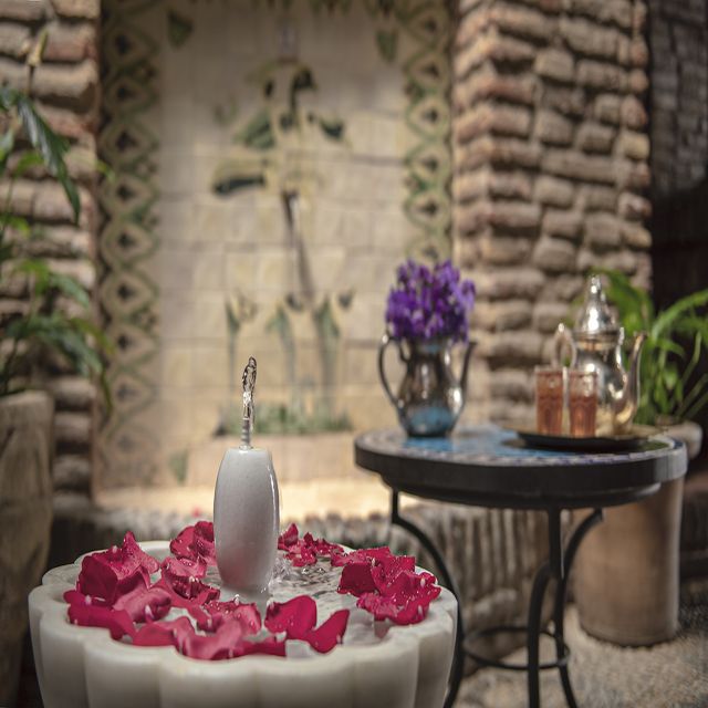 Córdoba: Hammam Al Ándalus Entry Ticket w/Optional Massage - Ambience and staffing: clean, calm, and guided