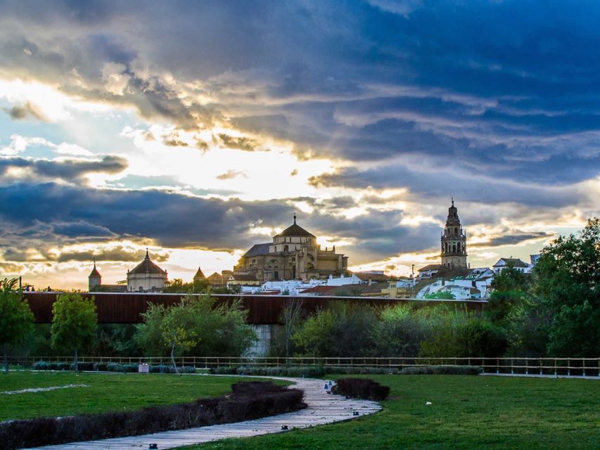 Cordoba: Historical Monuments of Cordoba City Walking Tour - Key things I’d plan around