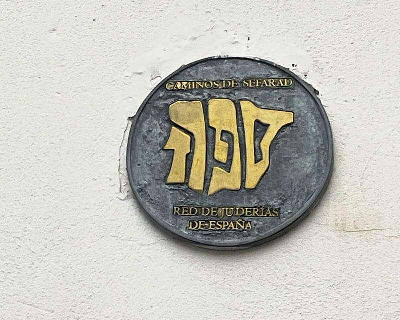 Cordoba: Jewish History Private Tour - Starting at Puerta de Almodóvar, where the walking route already tells a story